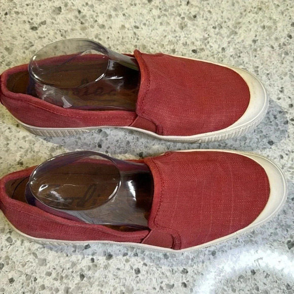 Zodiac leather red slip on flats sneakers size 10m - Picture 1 of 5